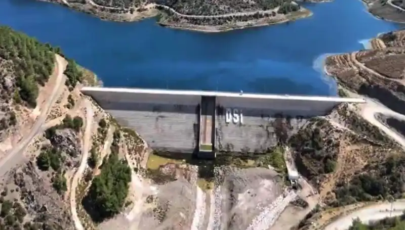 Çeşme’de Su Kesintileri Son Buluyor: Yeni Proje ile Problemler Çözüme Kavuşuyor