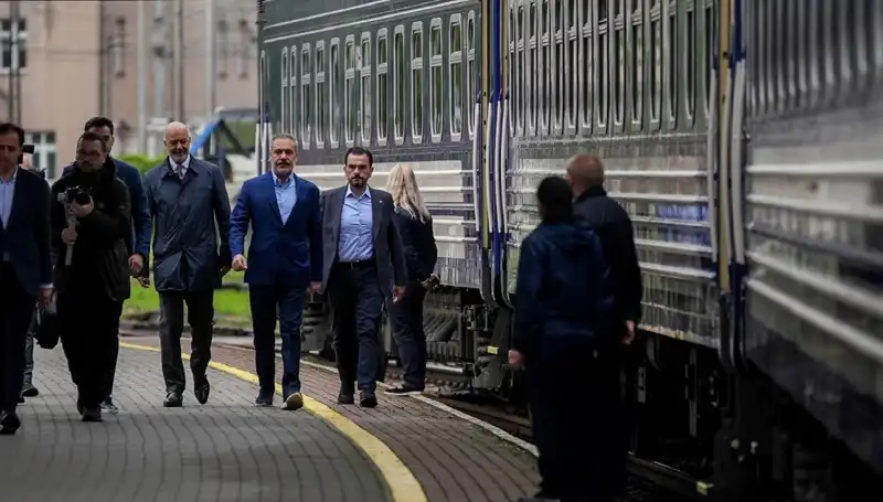 Dışişleri Bakanı Fidan, Ukrayna’da Kritik Temaslarda Bulundu