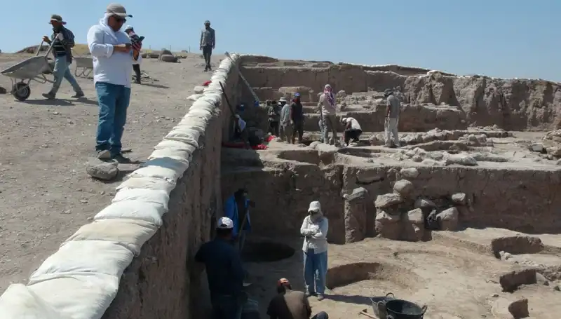 Sıcak Havada Oylum Höyük'teki Kazılar Hız Kesmeden Devam Ediyor
