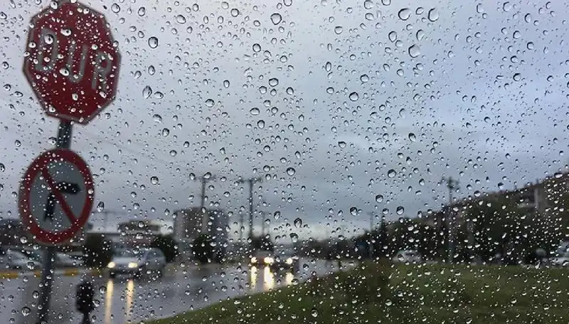 Meteoroloji'nin Uyarısı: 20 İlde Sıcaklıklar Düşüyor ve Sağanak Yağışlar Geliyor