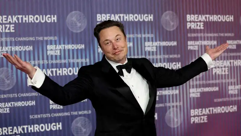 Elon Musk, X'in Mesajlaşma Uygulamasını Tanıttı: Flört Sitesi Olacak mı?