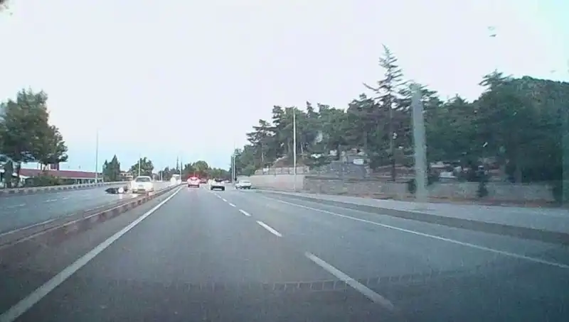Motosiklet ve Otomobil Çarpıştı: Kaza Anında Neler Oldu?