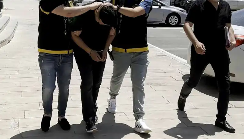 Mezarlıkta Hırsızlık Olayı: Şok Eden Suçüstü Yakalama Anları