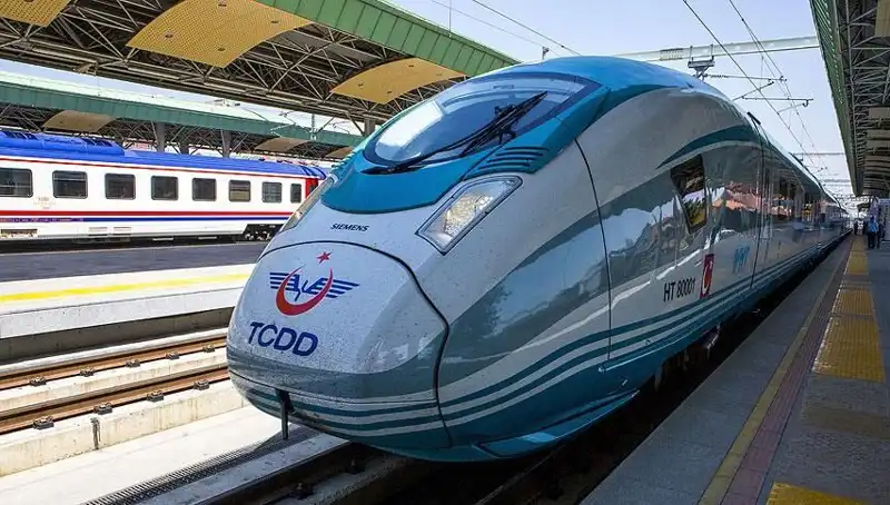 TCDD 2023'te 140 Yeni Makinist Adayı Alacak: İşte Başvuru Süreci ve Şartları