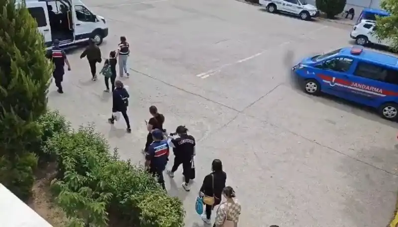 Tayland'da Kadınlara Çalışma İzni Vaadiyle Fuhuş: Korkunç Gerçekler
