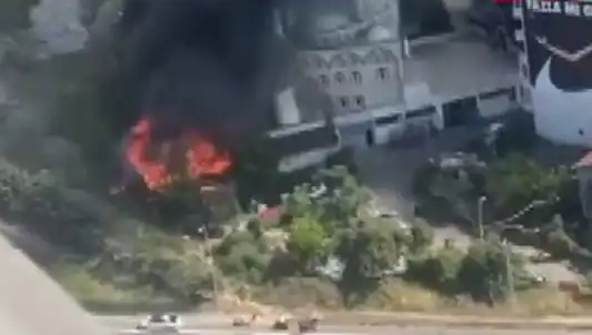 Kağıthane’de Belirsizliği Artıran Korkutucu Yangın: Dumanlar Havayı Griye Bürüdü