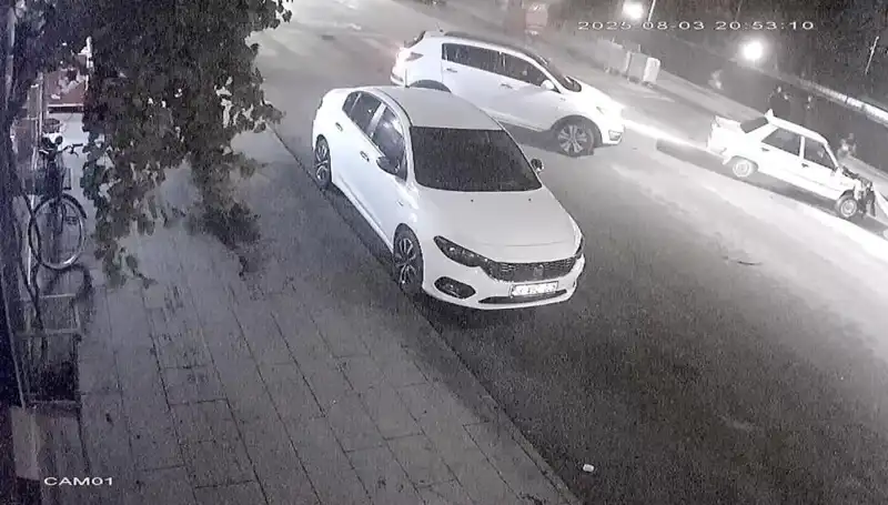 Yayalara Öncelik Vermek İsterken Yaşanan Talihsiz Kaza: Arkadan Çarpma!