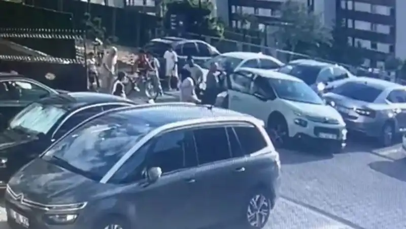 Eşi ve Yakınlarını Arabayla Ezdi: Korkunç Olayın Detayları