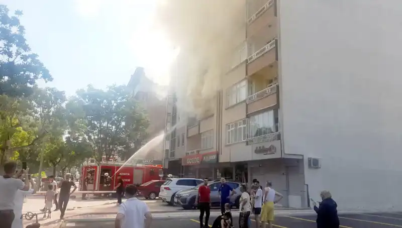 Yangından Kaçarken Hastaneye Kaldırılan Ailenin Dramı
