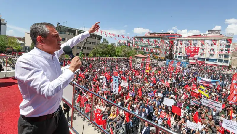 Özgür Özel’den Çarpıcı Açıklamalar: Silah Bırakma Çağrısı ve Destek Mesajı