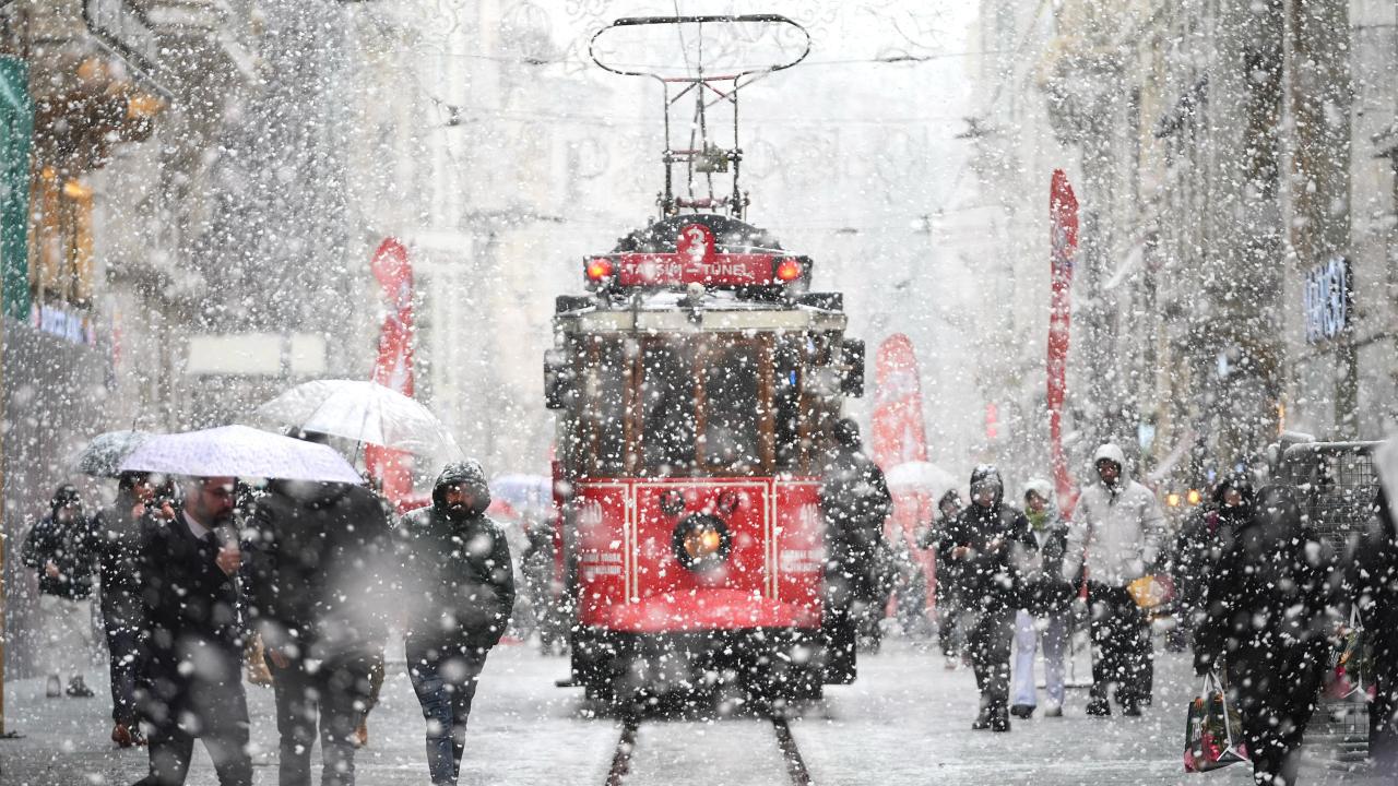 Hafta Sonu Kurslarında Eğitime Ara Verildi