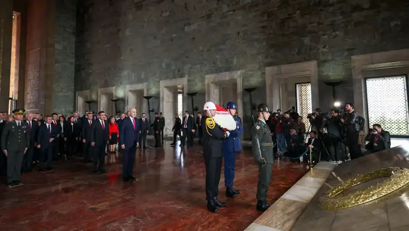 Anıtkabir’deki Devlet Erkanının Duygusal Anları: Türkiye İçin Birlikteydiler