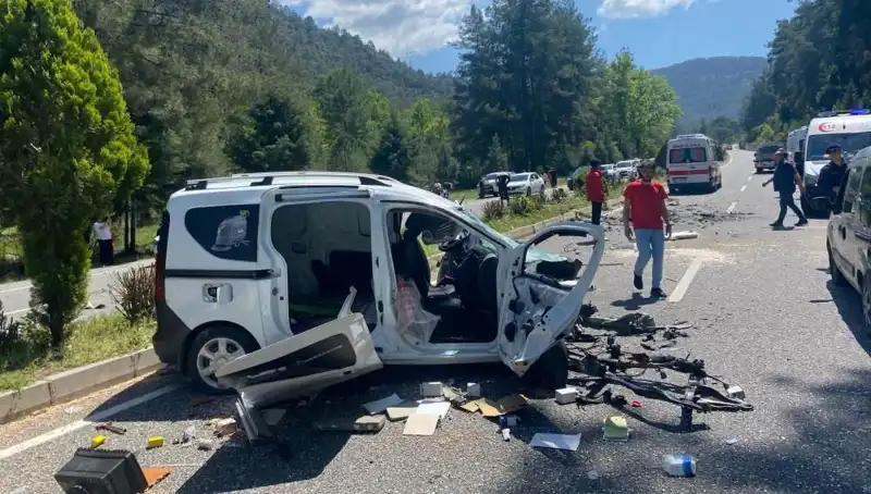Marmaris'te Feci Kaza: Can Kaybı ve Çok Sayıda Yaralı!