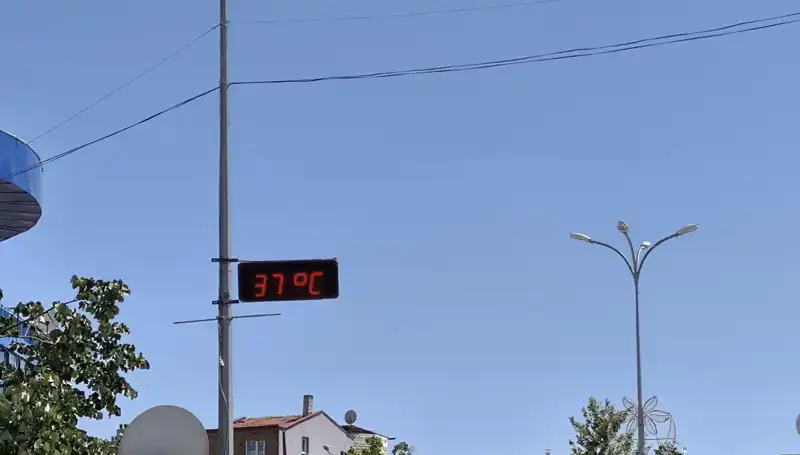 Sıcak Hava Rekor Kırdı: Termometreler 38 Dereceyi Geçti!