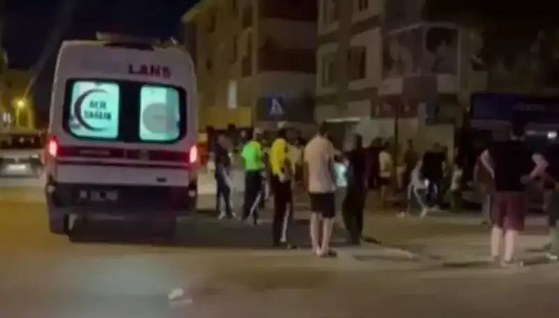 Alkollü Sürücü, Tartıştığı Yayaları Kamyonetle Ezdi: Şok Edici Olay