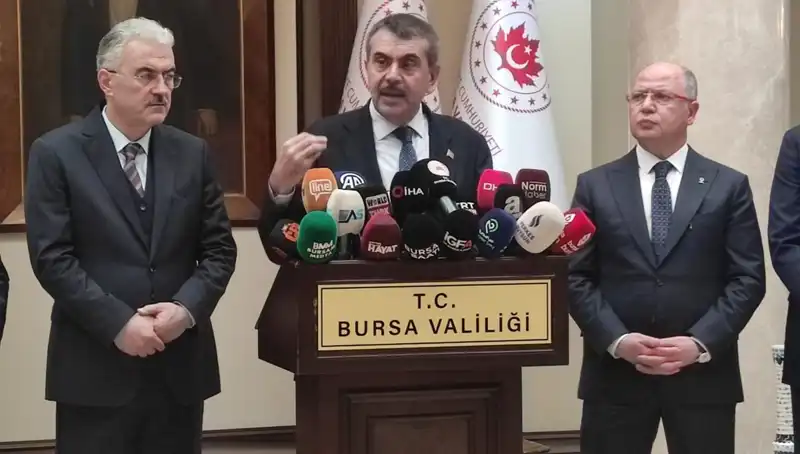 Protestolara Katılan Çalışanlara Yaptırım: Bakan Tekin'in Açıklamaları