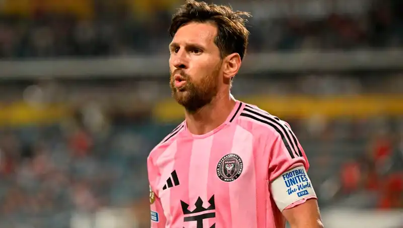 Lionel Messi'nin İlk Maçında Direkten Dönen Son Dakika Şutu Olay Yarattı