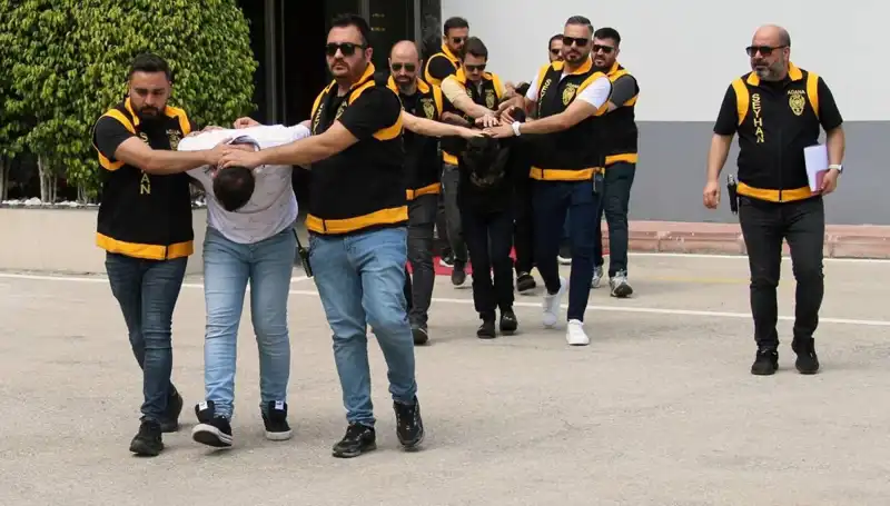İş Dünyasında Şok: Sevgili Kılığına Girip Tuzak Kurdu!