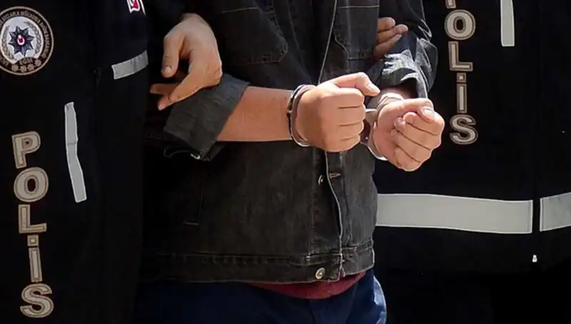 Kayseri'de Yasa Dışı Silah Operasyonu: İki Zanlı Yakalandı, Detaylar Açıklandı