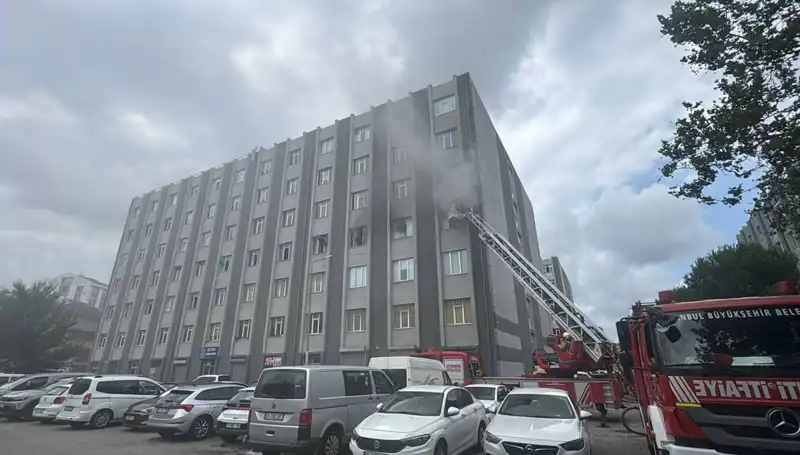 Çorap İmalathanesinde Çıkan Yangın, Tüm Şehri Korkuttu