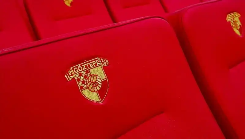 Göztepe, Genç Yıldız Junior Olaitan ile Geleceği Şekillendiriyor