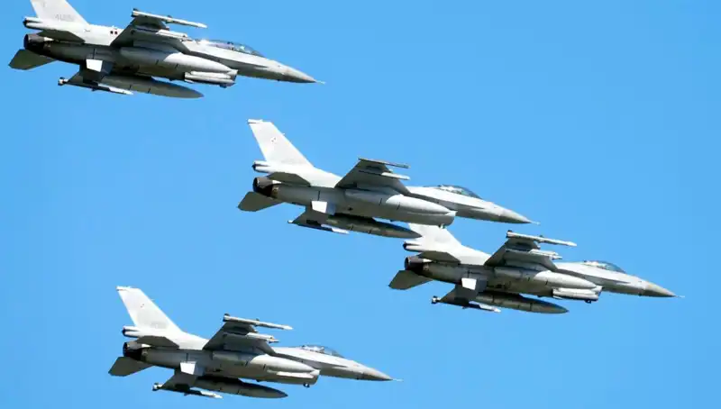 ABD, Ukraynalı Pilotları F-16 Eğitimi İçin 310 Milyon Dolar Ayırdı