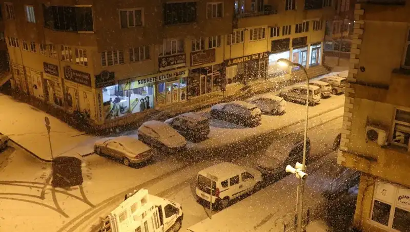 Bir Günde İki Mevsim: Kış ve Bahar Arasındaki Şaşırtıcı Geçiş