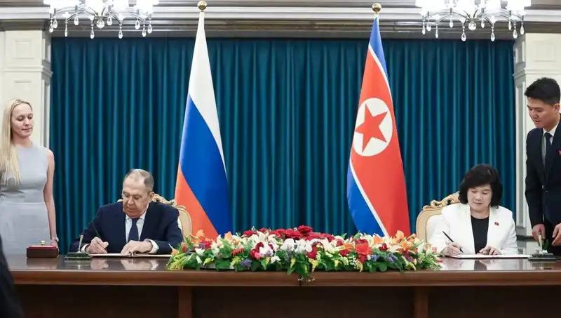 Rusya ve Kuzey Kore: Lavrov, İki Ülke Arasındaki İlişkileri Güçlendirdi