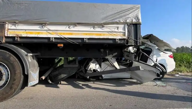 Sakarya'da Feci Kaza: Bir Can Hayatını Kaybetti, Güvenlik Önlemleri Yeniden Tartışılıyor