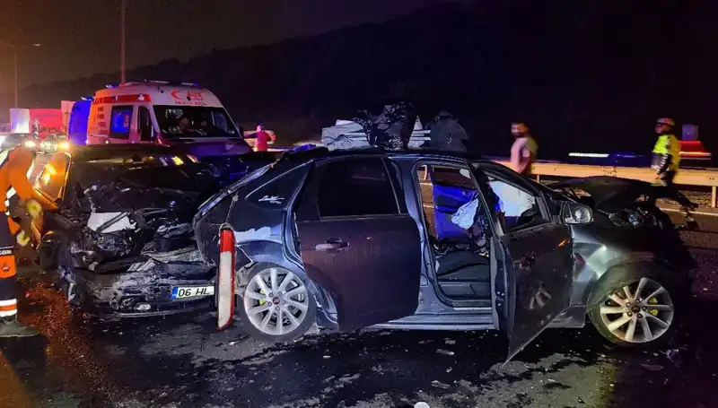TEM Otoyolu’nda Zincirleme Kaza: 7 Kişi Yaralandı, Trafik Tamamen Durdu