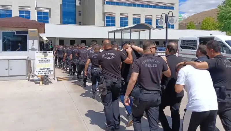Ankara'da Tehditle Haraç Kesen Çeteye Büyük Operasyon: Avukatlar Dâhil!