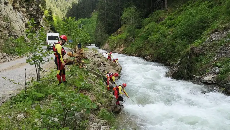 Trabzon'da Dereye Düşen Çocuğun Kayboluşu: Babası Hakkında Adli Kontrol Kararı Alındı