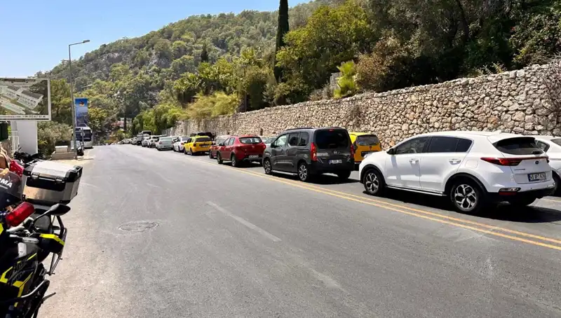 Fethiye-Ölüdeniz Yolunda Yaz Sezonu Yoğunluğu: 3 Kilometrelik Kuyruklar