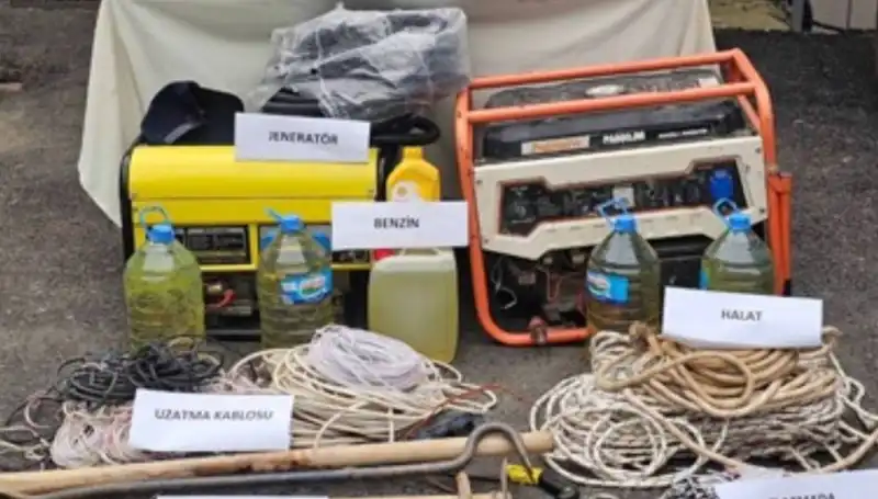Kaçak Kazı ve Uyuşturucu Operasyonunda 9 Şüpheli Yakalandı: Olayın Ayrıntıları