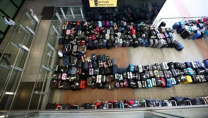 Havalimanında Şok Olay: 2 Yaşındaki Çocuk Bagaj Bandında Kayboldu!