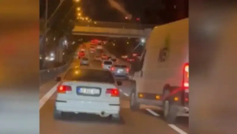 Tuzla'da Makas Terörüne Son: Çarpıp Kaçan Sürücü Tutuklandı!